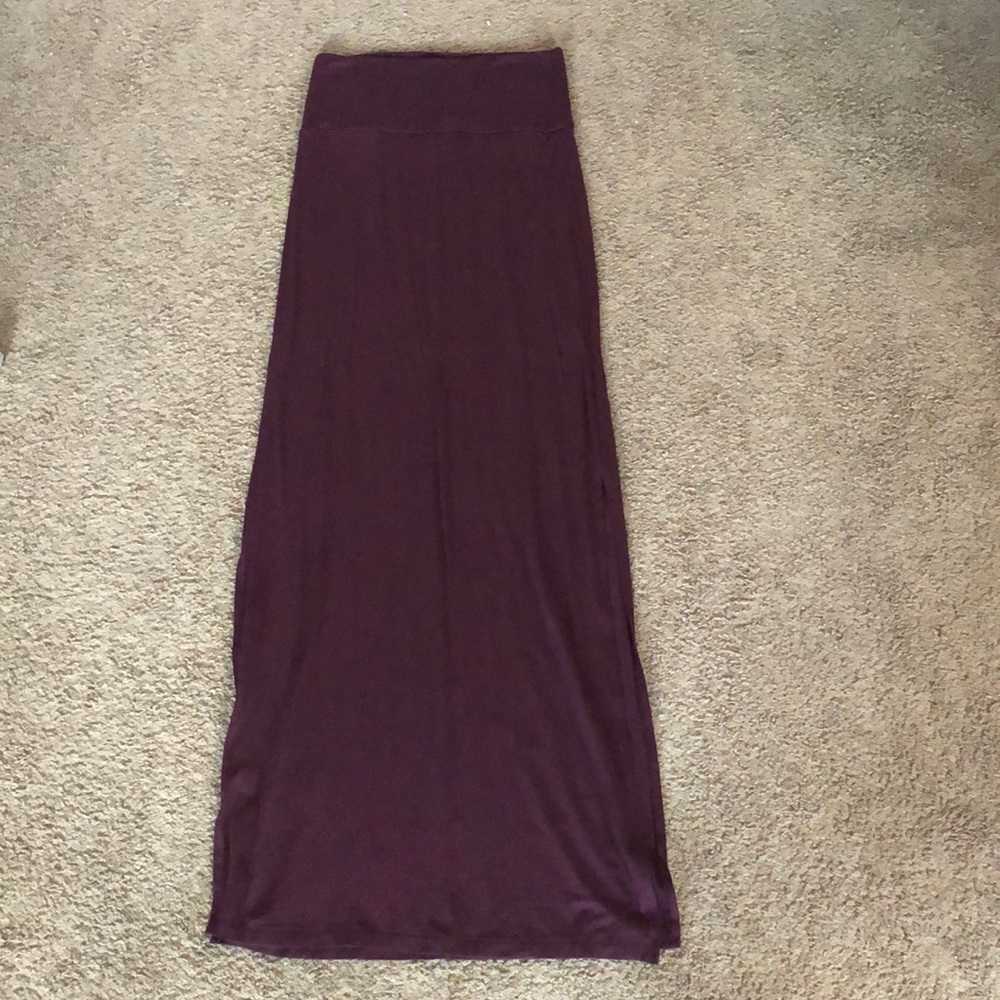 Forever 21 Burgundy maxi skirt 🌺